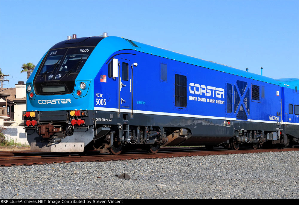 San Diego Coaster SC-44 NCTC #5005 pulls train #657 into Oceanside.